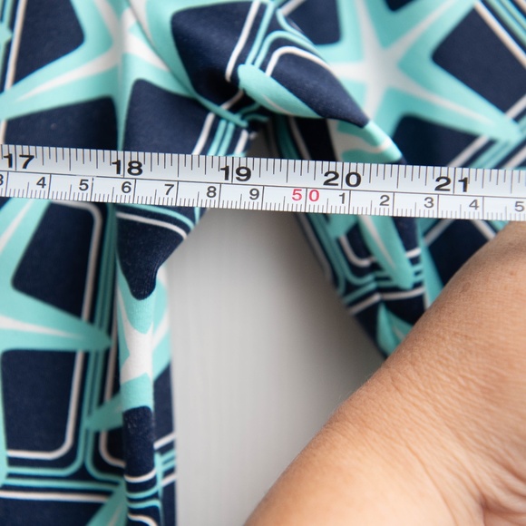 LULU B Size M Blue Starfish Print Ruffle Collar Long 3/4 Sleeve UPF 50 Active - Picture 3 of 4